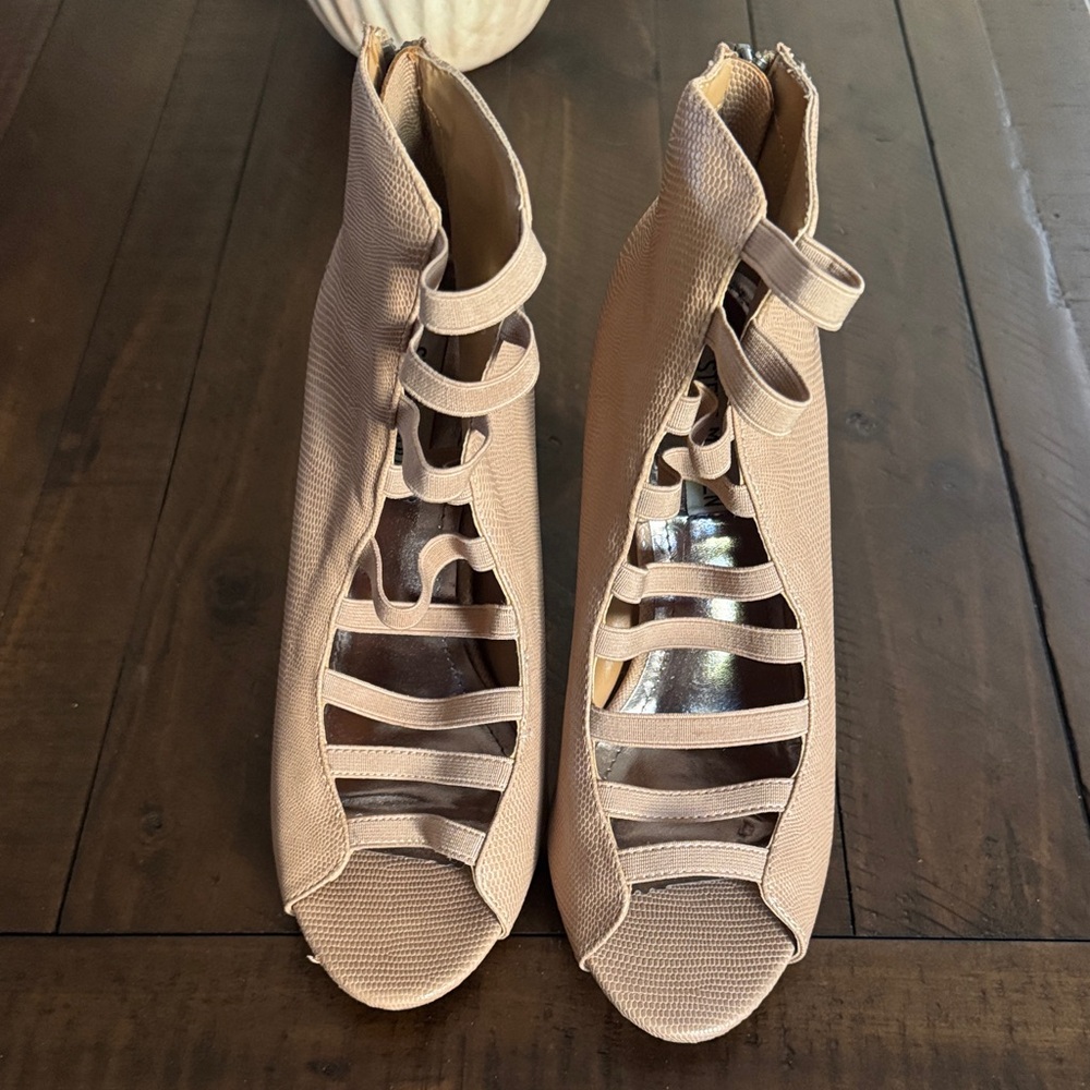 Steve Madden Tan Strappy Heels